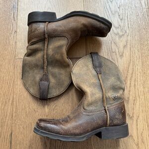 Ariat Kids Rambler Square Toe Cowboy Boots - Brown Leather - Size 11 - EUC
